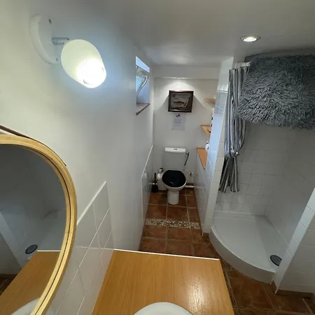 Bord De Apartment